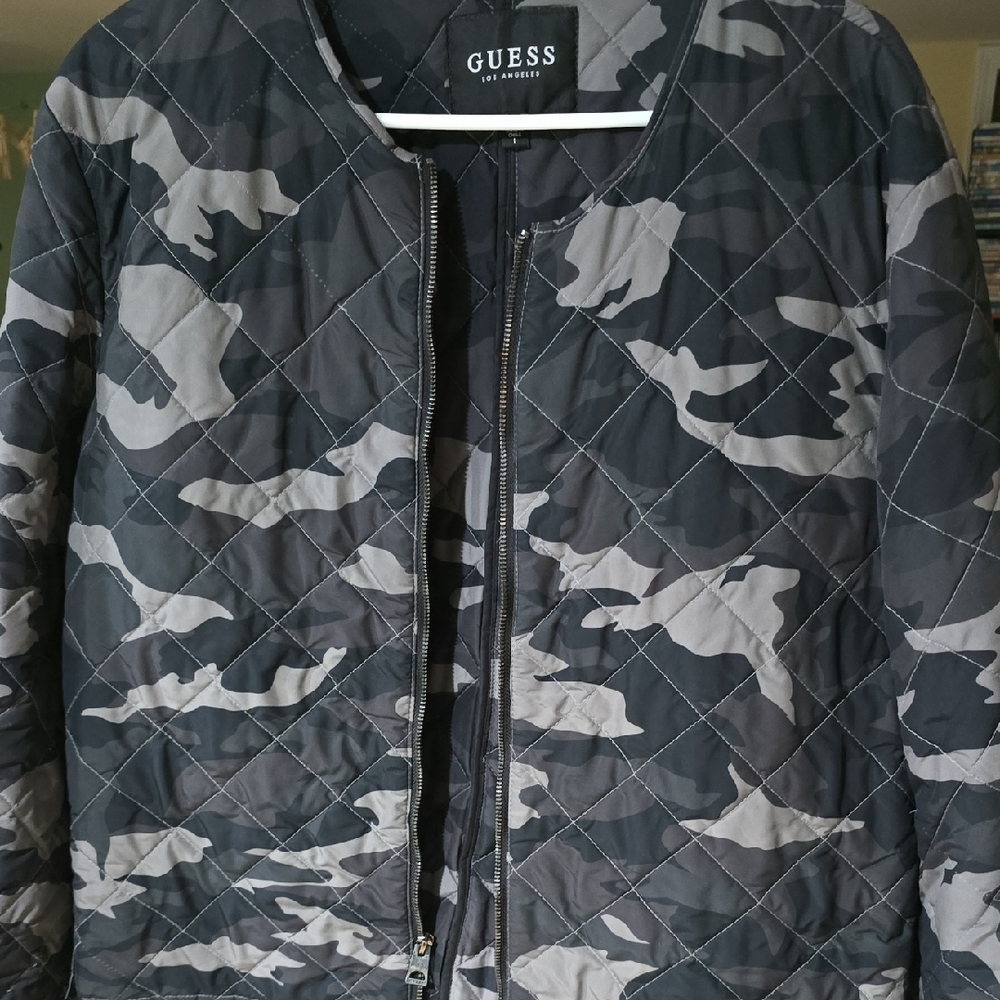 GUESS Men's Black and Gray Camo Puffer Jacket